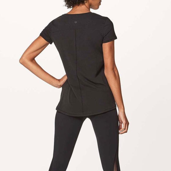 Lululemon Another Round short sleeve t-shirt. 🖤 - Picture 2 of 8
